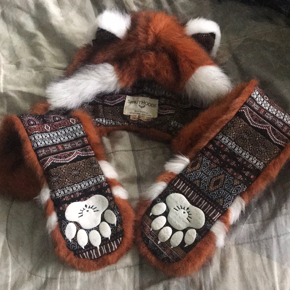 Red panda spirithood💕